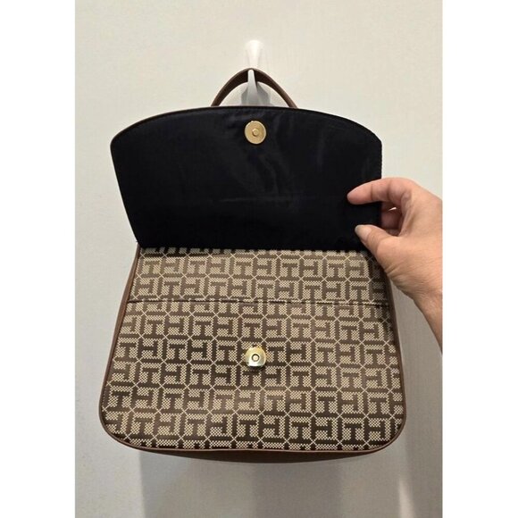 Tommy Hilfiger Monogram Tan & Brown Shoulder Bag With Gold Accents - Picture 3 of 9